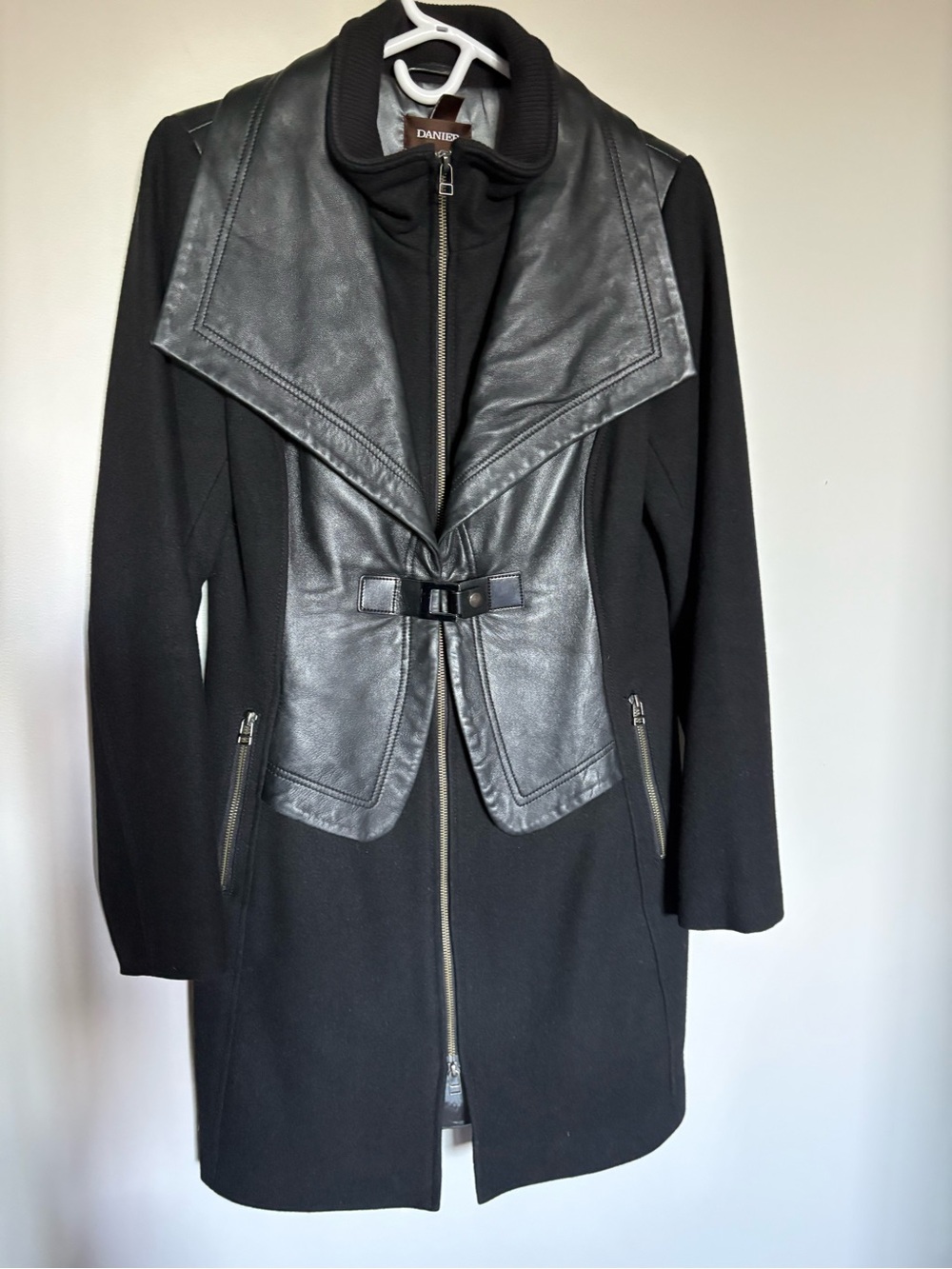 Danier Black Mixed-Media Leather-Trim Coat 71% wool